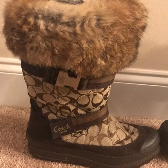 Authentic Coach Fur Winter Boots - Picture 3 of 6